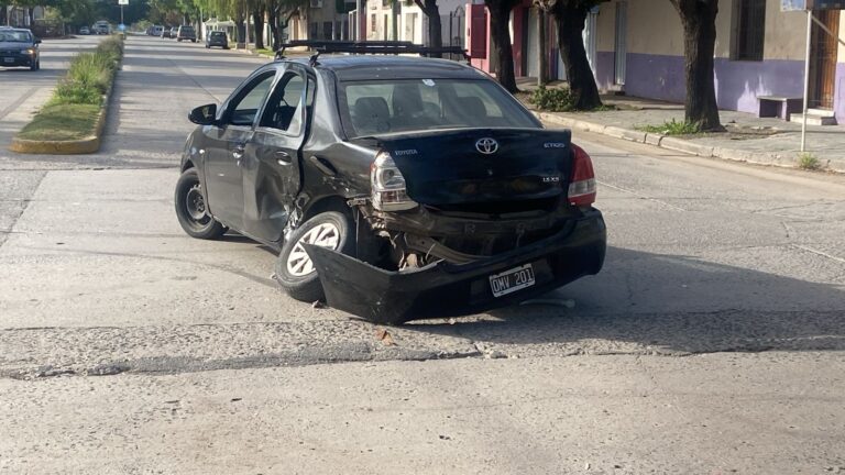 Fuerte choque en Colón y España