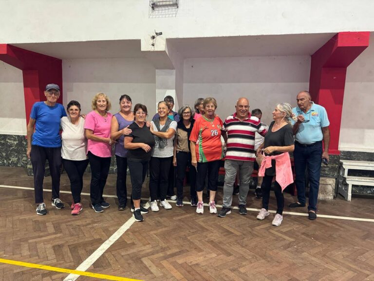 𝗨𝗡𝗔 𝗩𝗘𝗝𝗘𝗭 𝗔𝗖𝗧𝗜𝗩𝗔 𝗬 𝗘𝗡 𝗠𝗢𝗩𝗜𝗠𝗜𝗘𝗡𝗧𝗢