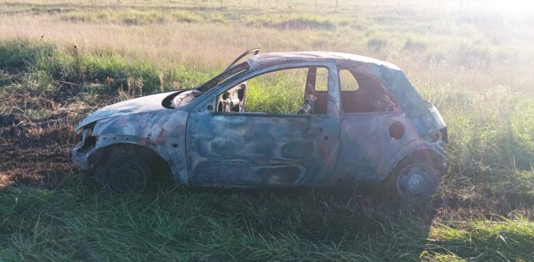 Un vehículo sufrió pérdidas totales al incendiarse en ruta 30