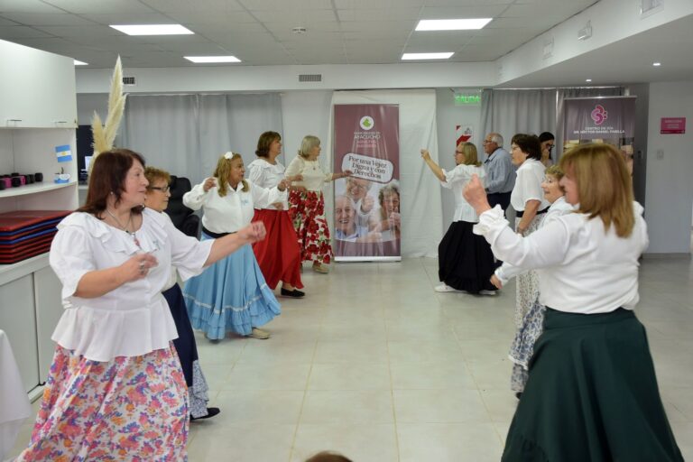 Tertulia » La Buena Vida» en el Centro de Día para Adultos Mayores