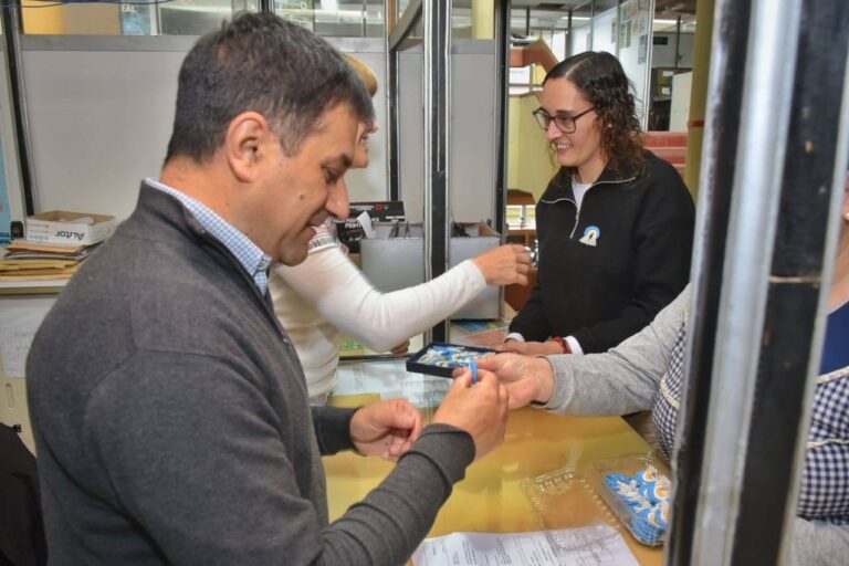 Escarapelas realizadas por Talleristas de la Usina