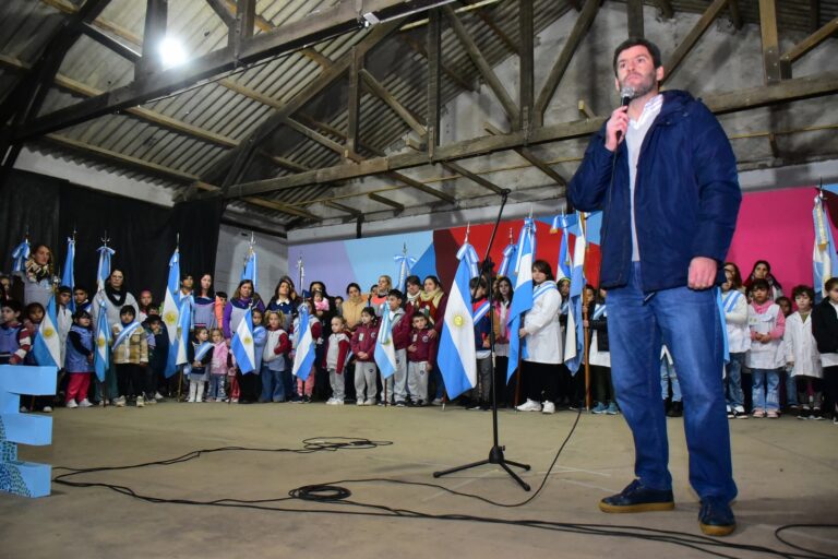 » La educación y el trabajo com pilares del desarrollo de la comunidad»
