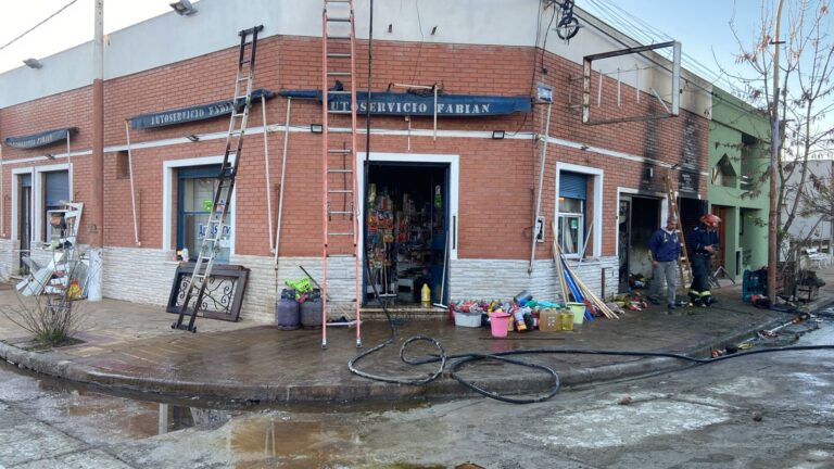 Incendio de dimensiones en un Supermercado céntrico