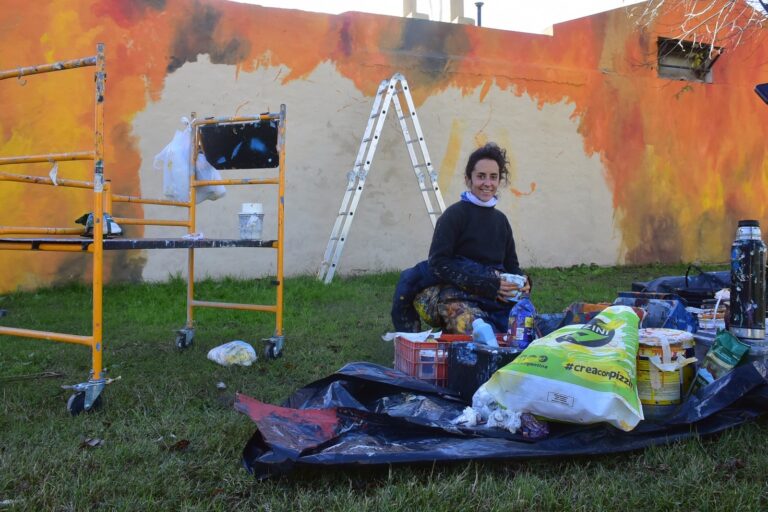 » Fuego frío» – Nuevo mural en la plaza de la Usina