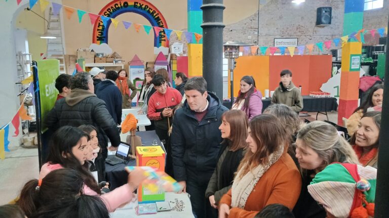 Proyectos locales en la asamblea municipal de Decisión Niñez 2025