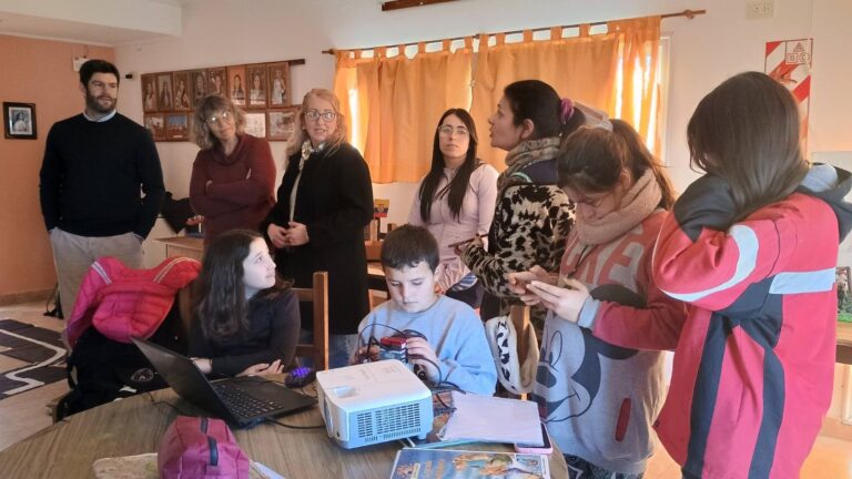 Materiales didácticos para avanzar en la Robótica y Programación