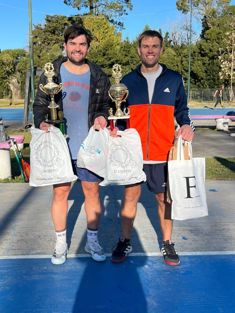 Tiro Federal: Juan Cruz Altube también en el tenis