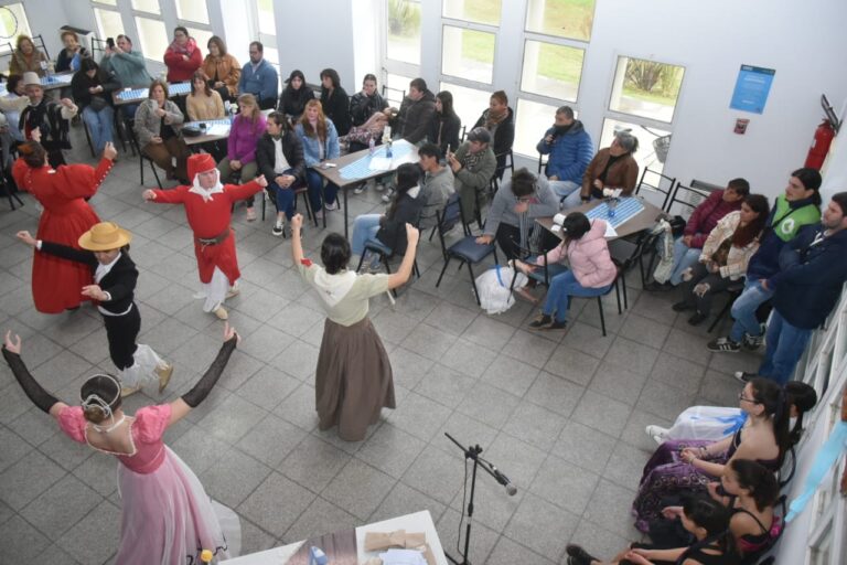 𝗗𝗘𝗦𝗙𝗜𝗟𝗘 𝗬 𝗥𝗘𝗖𝗥𝗘𝗔𝗖𝗜𝗢́𝗡 𝗗𝗘 𝗘́𝗣𝗢𝗖𝗔