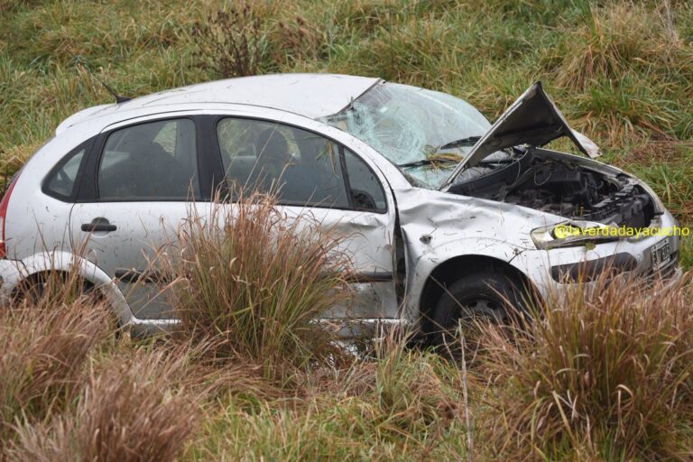 Despiste de un automóvil en ruta 74 a la altura de La Reforma