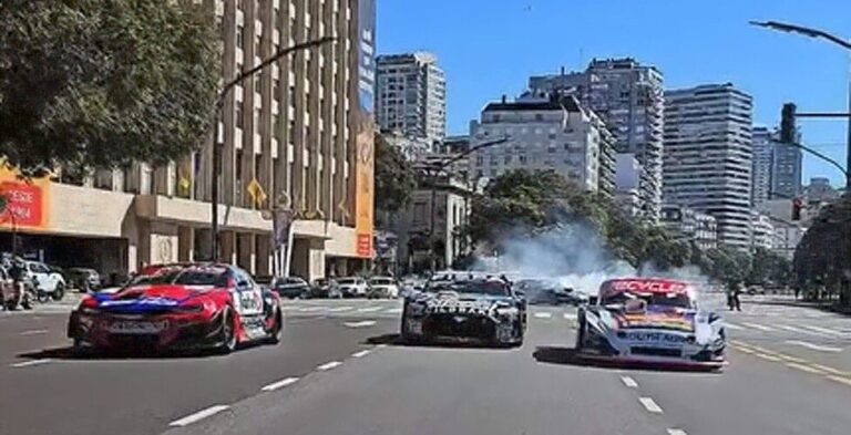 Los autos del Turismo Carretera por las calles de Buenos Aires