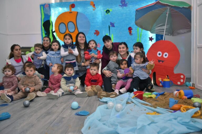 Dentro de cada niño y niña hay un arcoiris esperando brillar