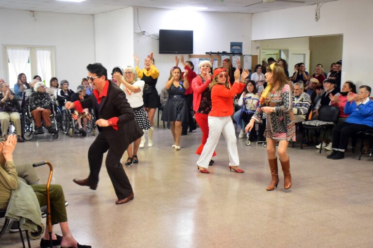 𝐏𝐑𝐈𝐌𝐀𝐕𝐄𝐑𝐀 𝐄𝐍 𝐄𝐋 𝐇𝐎𝐆𝐀𝐑