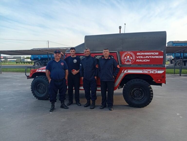 Bomberos de Rauch viajaron a Carlos Casares y se suman a la ayuda solidaria ante las graves inundaciones