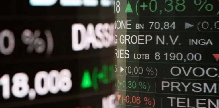 Tras la euforia, luces amarillas: otras vez el dólar y el riesgo país cerraron al alza