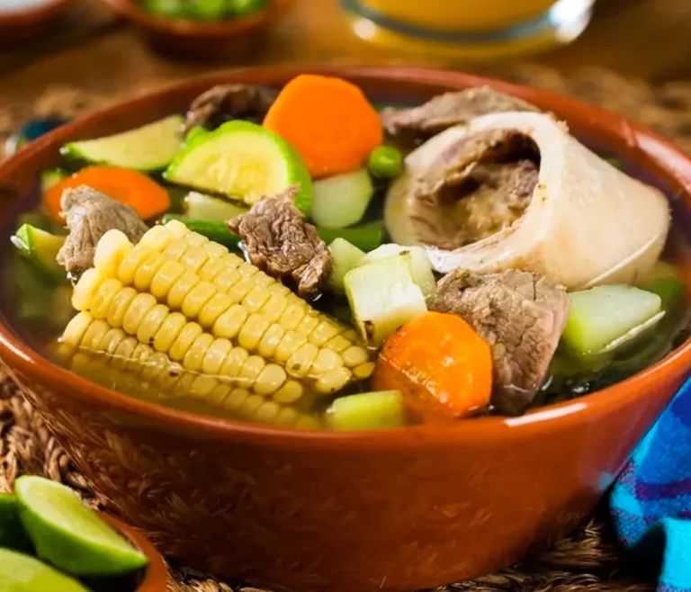 Finde largo de fiestas populares con asado, bondiola, puchero y hasta una feria cannábica