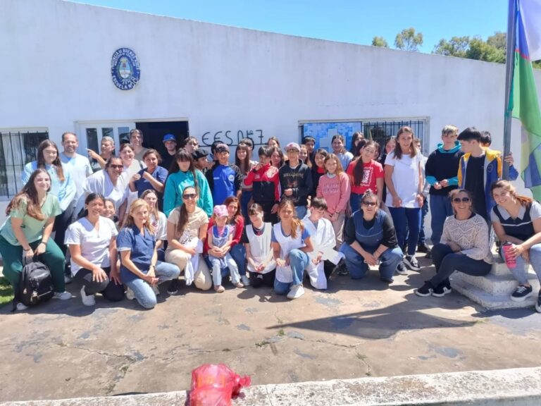 𝗝𝗢𝗥𝗡𝗔𝗗𝗔𝗦 𝗗𝗘 𝗦𝗔𝗟𝗨𝗗 𝗘𝗡 𝗘𝗦𝗖𝗨𝗘𝗟𝗔𝗦 𝗗𝗘𝗟 𝗗𝗜𝗦𝗧𝗥𝗜𝗧𝗢