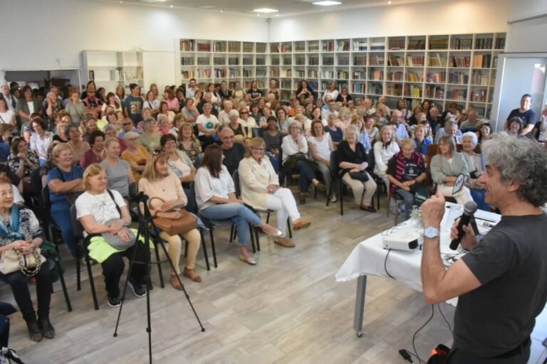 Encuentro sobre “La nueva longevidad” en Ayacucho