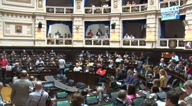 Finalmente, aprobaron la ley de endeudamiento que reclamaba Kicillof