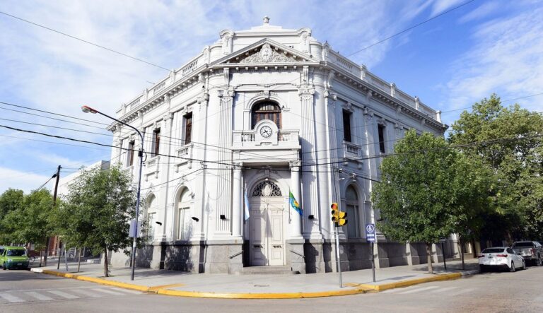 Los bancos cambian de horario en la provincia: cuáles son los 108 municipios afectados