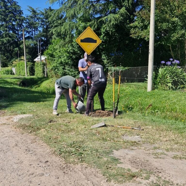 Instalación de indicadores y señalizaciones viales en zonas rurales: