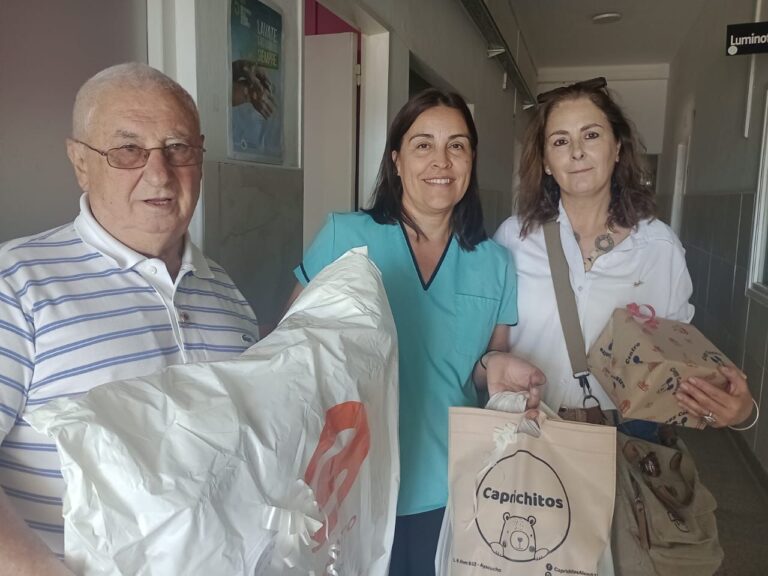 El Club de Leones visitó al primer bebé del año