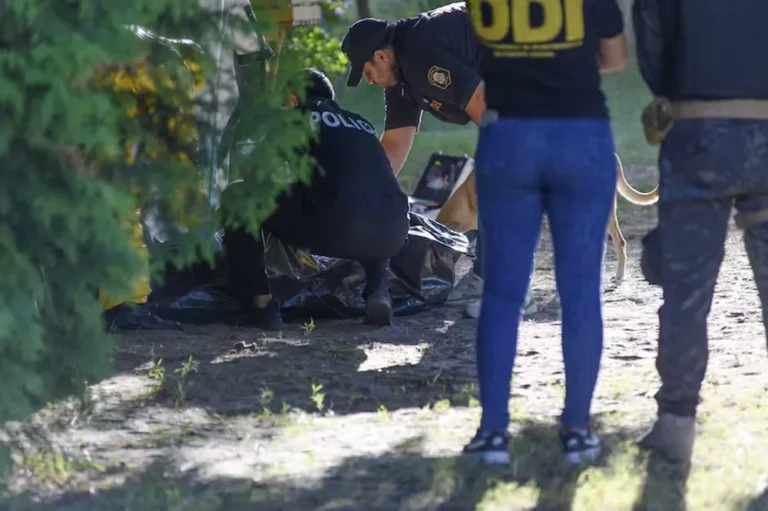 Tragedia en Ostende: un hombre de 71 años mató a su hijo tras una pelea familiar