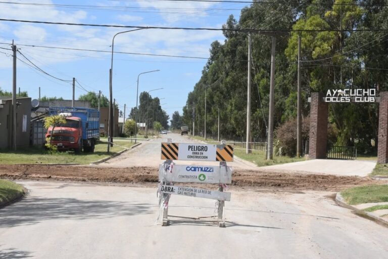 La Municipalidad realiza tareas de compactación de suelo