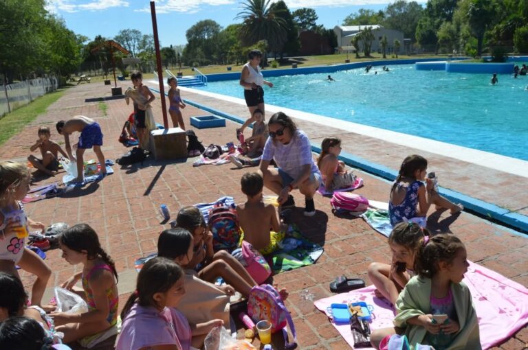 La colonia Usinarte disfrutó el verano en el Inde