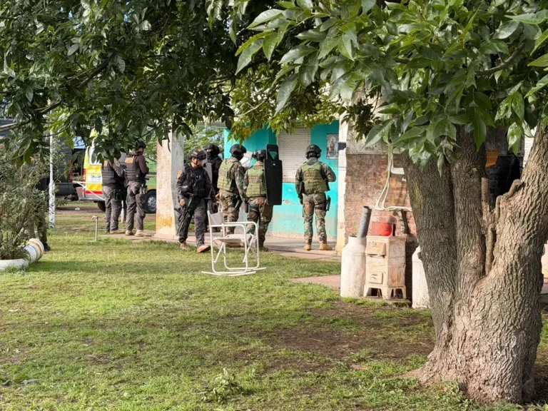 Horas de tensión en Rauch: un hombre se atrincheró con su expareja cautiva