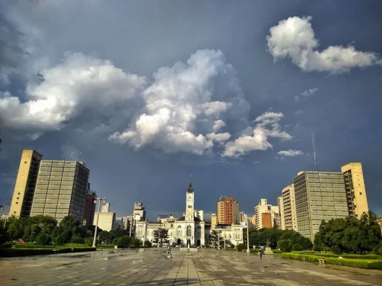 Tormentas fuertes y alertas de nivel naranja y amarillo en toda la provincia de Buenos Aires