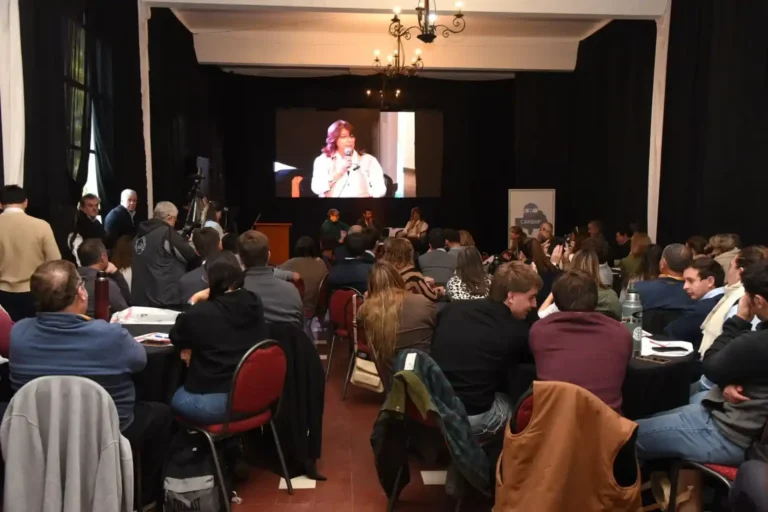 La Sociedad Rural de Ayacucho participó del 2° Congreso de Educación de CARBAP en Tandil