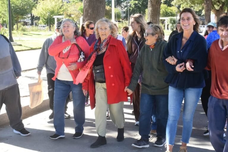 Se realizó la XII Caminata por la Salud