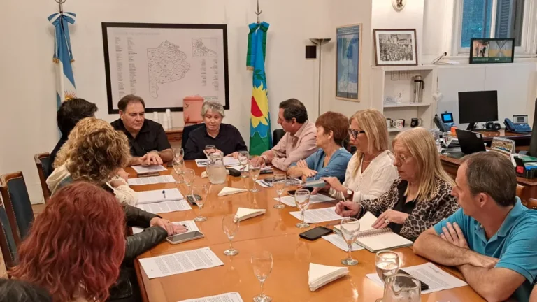 Definen un protocolo para intervenir ante amenazas y alumnos armados en escuelas