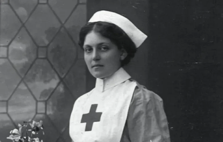 La historia de Violet Jessop, la bahiense que sobrevivió al Titanic y a otros dos naufragios