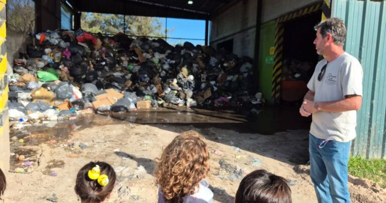 La sala multiedad visita el Complejo Ambiental Municipal