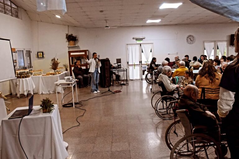 82 años: Un fiestón en el Hogar !!!