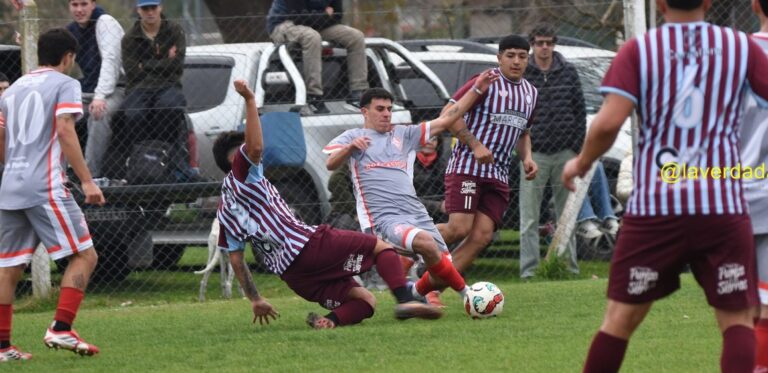Fútbol de la URD: Triunfo de Atlético sobre Deportivo Tandil 3×0