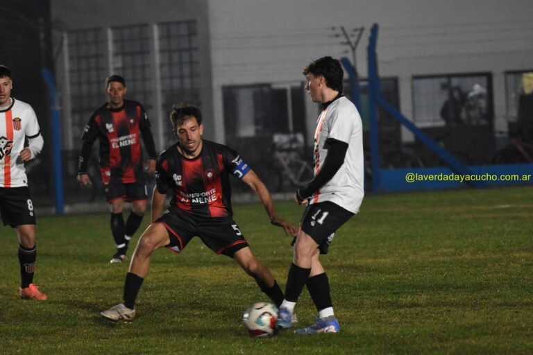 Fútbol de la URD: En el adelantado no hubo ventajas.. DEFE-Sarmiento 0x0
