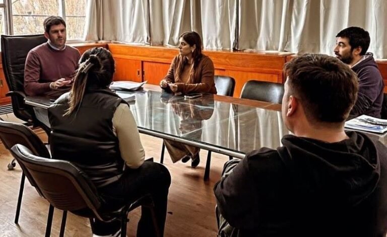 𝐀compañamiento al sector Microeemprendedor local