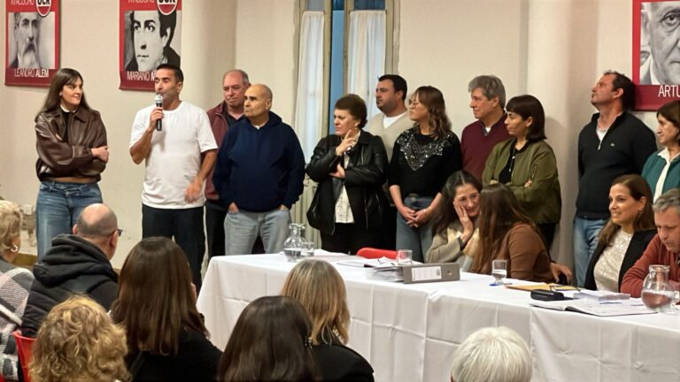 Asamblea en la UCR: Asumieron las nuevas autoridades presididas por Isaias Algañaraz