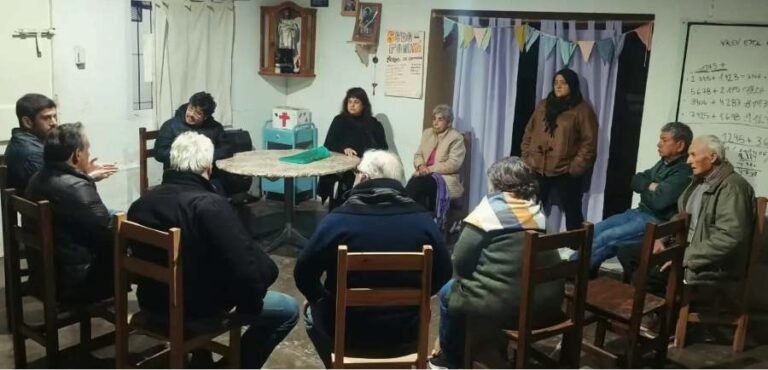 Reunión con vecinos de barrio Jacobo Z Berra-Renuevan Junta Vecinal