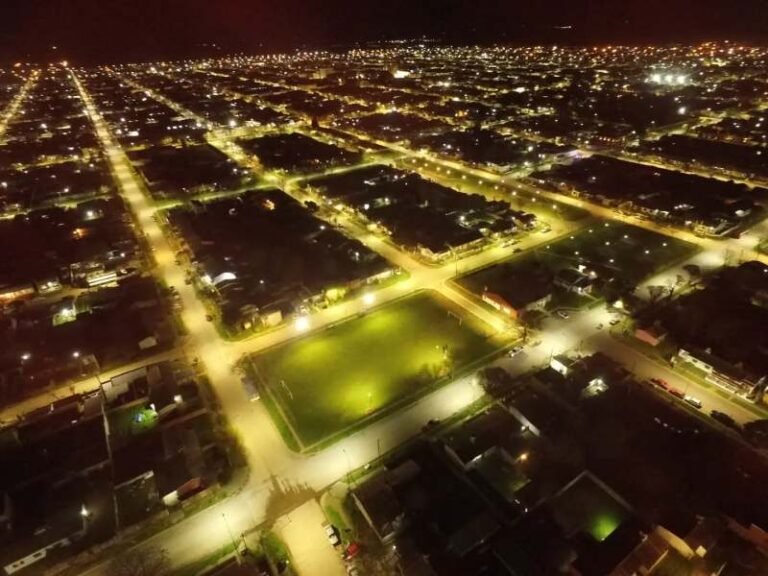 Luz LED 𝟏𝟎𝟎% en barrio Jacobo Z Berra
