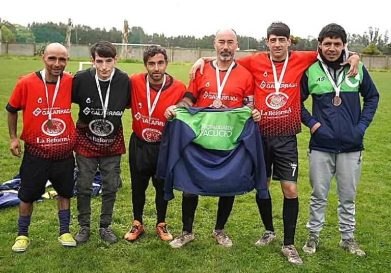 𝐌edalla de Bronce para Ayacucho en Fútbol 𝐂𝐀𝐓. 𝐁